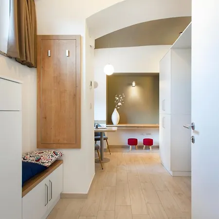 Apartma Tivoli *